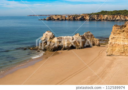 Praia da Rocha in Portimao, Algarve 112589974