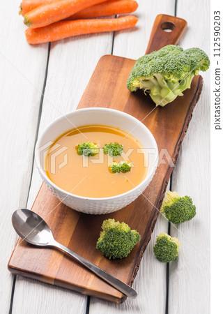 Vegetable cream soup 112590203