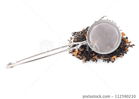 Black dry tea with petals 112590210