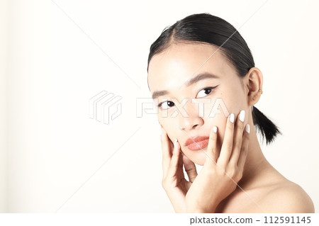 Beautiful woman Beautiful woman 112591145