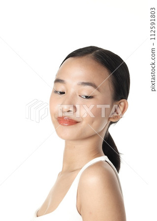 Beautiful woman  112591803