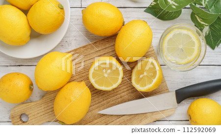 Lemon  112592069