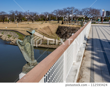 The handrail of the Harp Bridge, a pedestrian bridge spanning the Ayase River (Soka City, Saitama Prefecture) The handrail of the Harp Bridge, a pedestrian bridge spanning the Ayase River (Soka City, Saitama Prefecture) 112593424