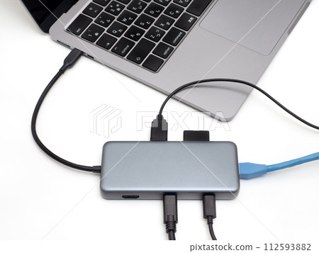 連接到筆記型電腦的資料中心 112593882