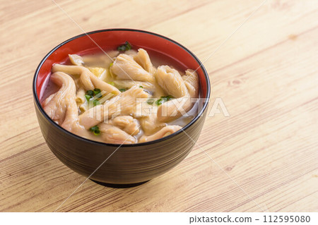 Tamogi mushroom miso soup 112595080