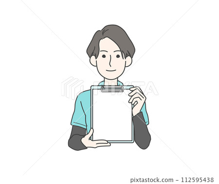 一位微笑的女士仔細展示估價和合約等文件 112595438