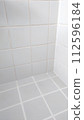Tile wall after cleaning 112596184