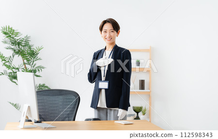 女鑑定師形象 112598343