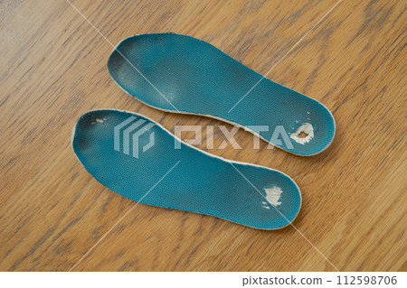 shoe, shoes, sneaker 112598706