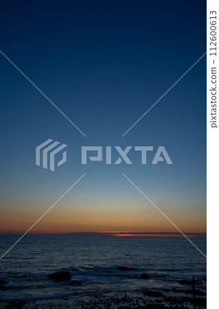 Dusk of a beautiful sea 112600613