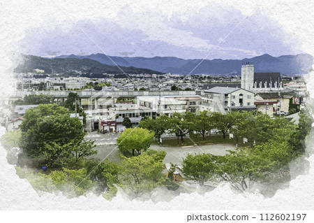 水彩畫風格，上田市地區，從長野縣上田市上田城眺望 112602197