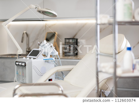 well-equipped treatment room well-equipped treatment room 112603074