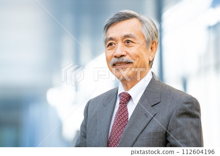 Senior male business office district Senior male business office district 112604196