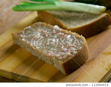 Schmaltz spread 112604414