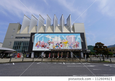 與JR境港站直接相連，水木茂路的門戶、境港交流中心（境港渡輪碼頭） 112604921