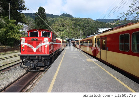 Alishan Railway Fenqihu Station and train Alishan Railway Fenqihu Station and train 112605759