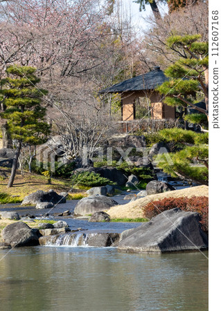 Rinkokaku Japanese garden 112607168