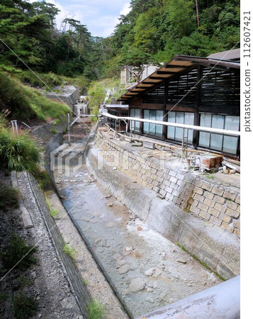 A privately-run national lodging hot spring inn in Kirishima City, Kagoshima Prefecture. 112607421