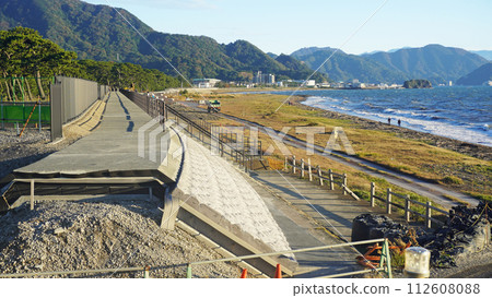 Ushiwa Beach and breakwater in Numazu City, Shizuoka Prefecture 112608088