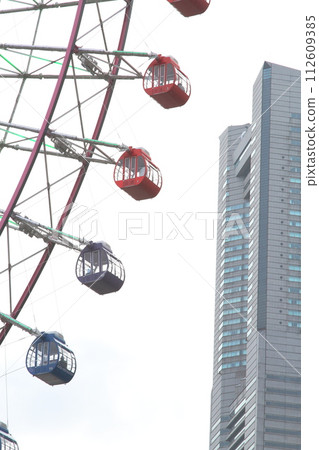 Minato Mirai Ferris wheel and sky Minato Mirai Ferris wheel and sky 112609385