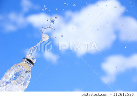礦泉水13 藍天下的潑水 112612586