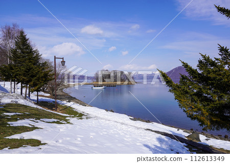 Chinkojima (Lake Toya) seen from Chinkojima Park Chinkojima (Lake Toya) seen from Chinkojima Park 112613349
