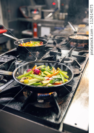 Freshly prepared mixed vegetables Freshly prepared mixed vegetables 112614075