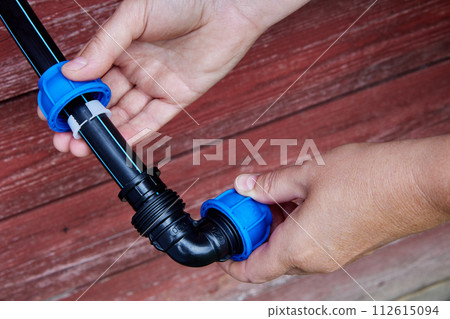 Corner fitting mechanism with collet type compression clamp is used when installing watering system from HDPE pipes. Corner fitting mechanism with collet type compression clamp is used when installing watering system from HDPE pipes. 112615094