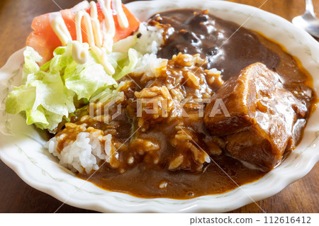 Very delicious Japanese retort curry 112616412