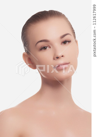 Portrait of young beautiful woman with perfect 112617999