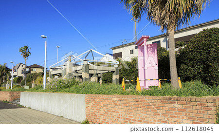 beautiful coastal scenery 112618045