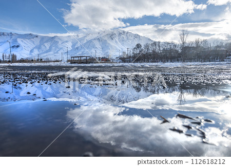 Akdamar island and church 112618212