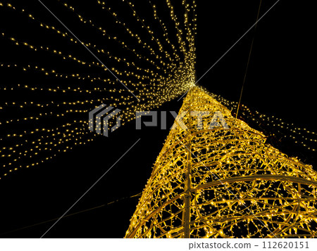 Christmas tree illumination at “Nakasu Hikarino Advent” on Fukuhaku Deai Bridge (Tenjin Central Park) Christmas tree illumination at “Nakasu Hikarino Advent” on Fukuhaku Deai Bridge (Tenjin Central Park) 112620151