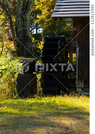 Autumn in Hakuba, Nagano Prefecture, Oide Park with autumn leaves, Watermill 112621995
