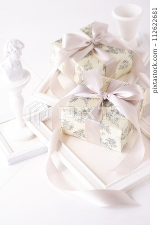 A shabby chic gift with muted colors 112622681