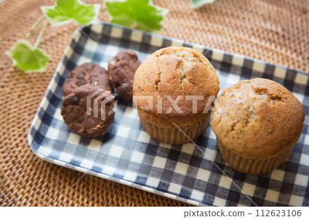 Muffins and cookies 112623106