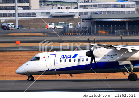 大阪國際機場 ANA 龐巴迪 DHC8-Q400 螺旋槳飛機著陸準備 Skypark 112623521