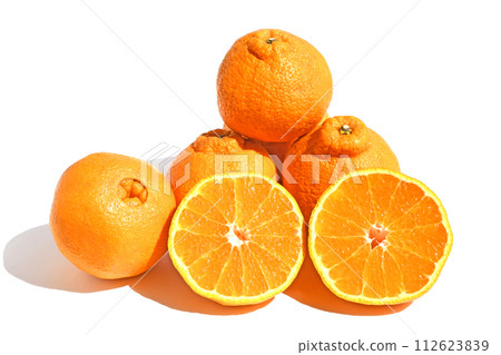 看起來像 Dekopon (Hinotoyo) 的柑橘類水果 112623839