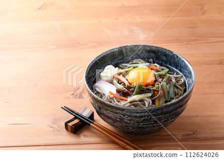 Wild vegetable Tsukimi soba (using plenty of spring ingredients) Noodle dish 112624026