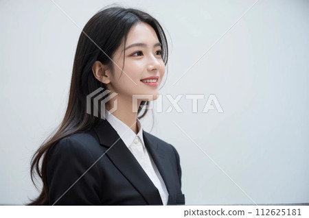 穿著招聘服的女性求職“AI 生成圖像” 112625181