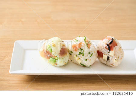 paris rice ball 112625410