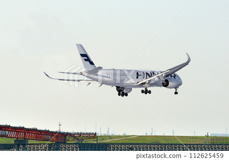 Finnair A350-900 Haneda 34 approach 112625459