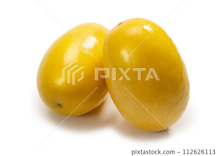 yellow passion fruit 112626113
