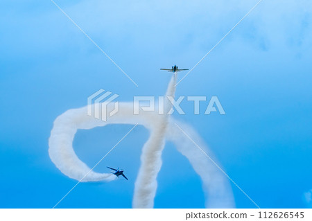 松島空軍基地航空節藍色脈衝特技飛行開瓶器 112626545