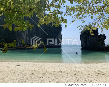 A paradise-like beach on the remote island of Hong Island in Thailand A paradise-like beach on the remote island of Hong Island in Thailand 112627151