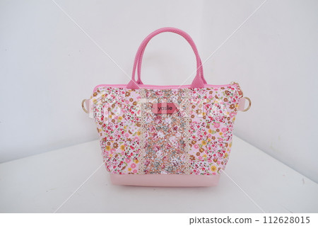 beautiful patterned bag for leisure 112628015