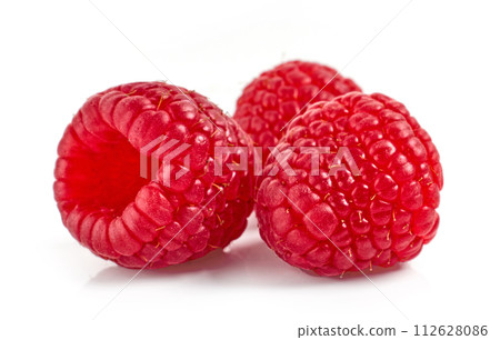 fresh ripe raspberries fresh ripe raspberries 112628086