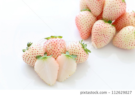 白草莓 乳漿果 白草莓 乳漿果 112629827