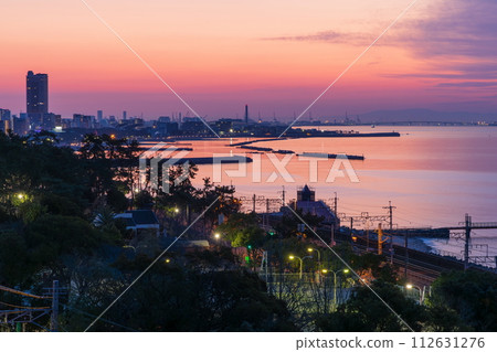從神戶市須磨區須磨浦公園展望台看到的神戶黎明 112631276