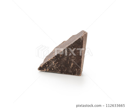 dark chocolate chunk isolated on white background 112633665
